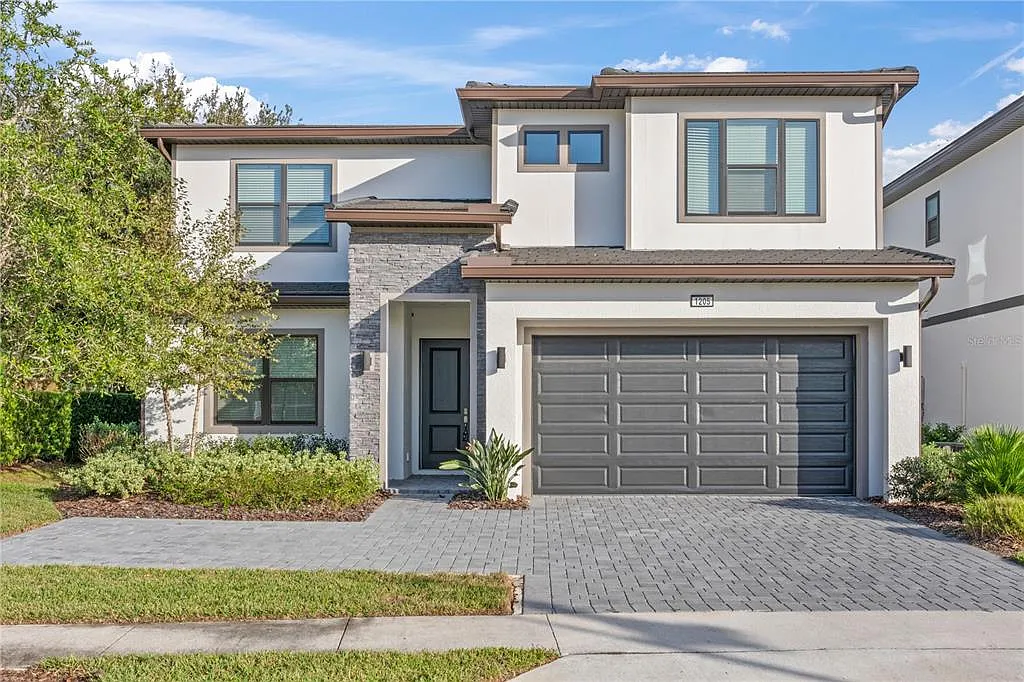 5 bed, 5.0 bath, 3182 sqft, $4,500 — Photo 2