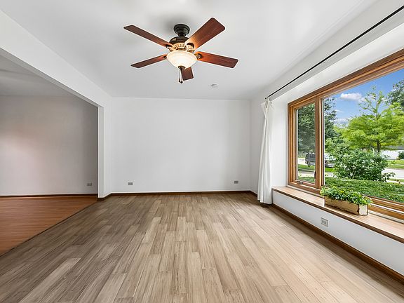 3rd image of 7217 Lyman Ave