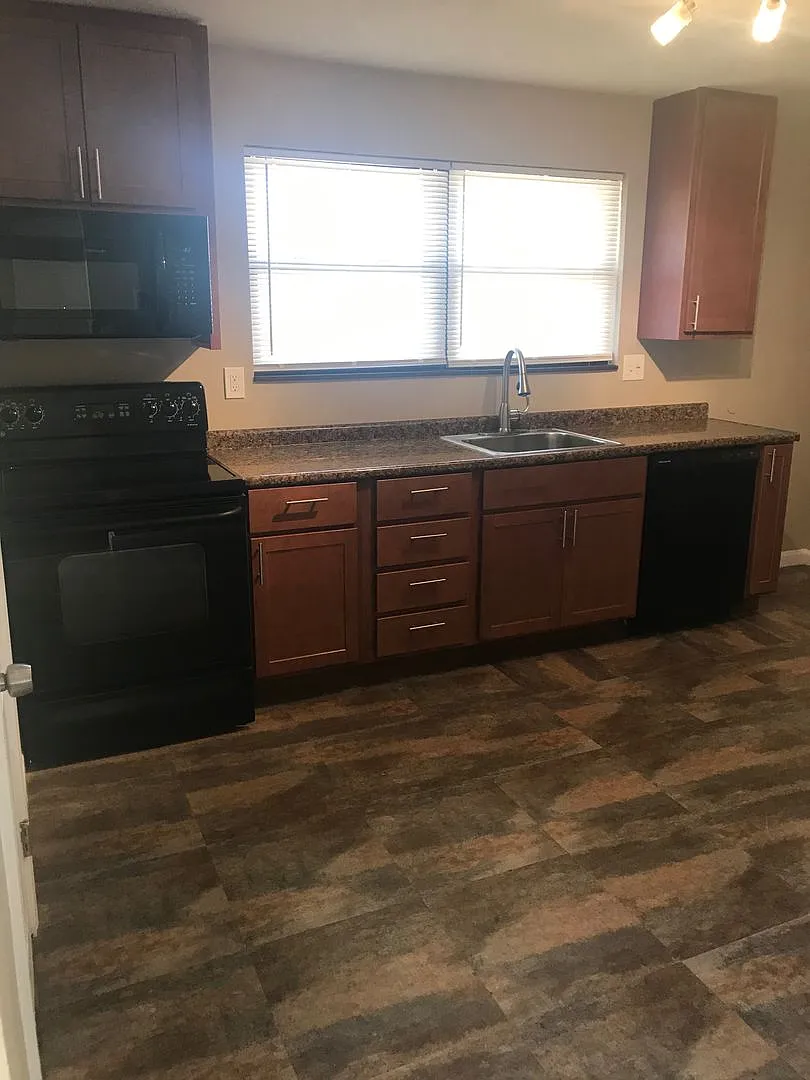 Coming Soon! Spacious Brick Rehab Home On Lilac, Rich Hardwoods, New Kitchen & Bath — Photo 3