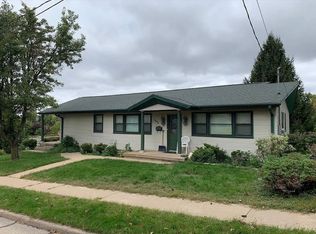1899 Saint Joseph St, Dubuque, IA
