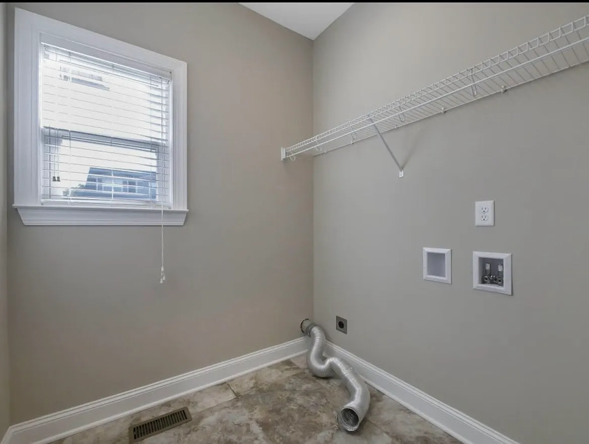 4 bed, 3.5 bath, 3102 sqft, $3,795 — Photo 3
