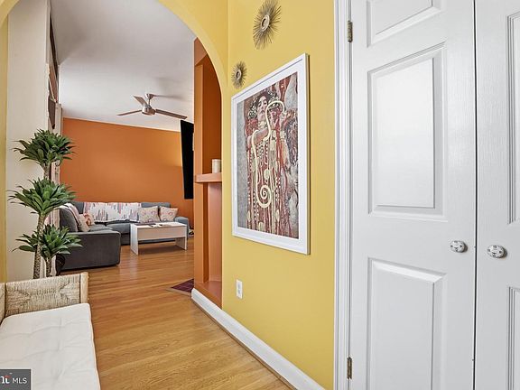 5th image of 121 13th St NE APT 301
