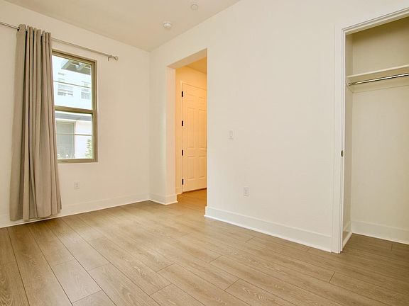 5th image of 1082 Goldenstar Pl