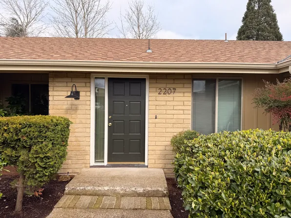 (undisclosed Address), Eugene, OR 97401