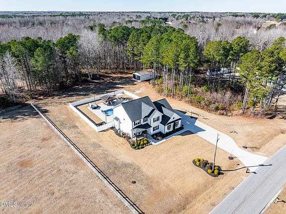 3rd image of 1605 Freedom Rd