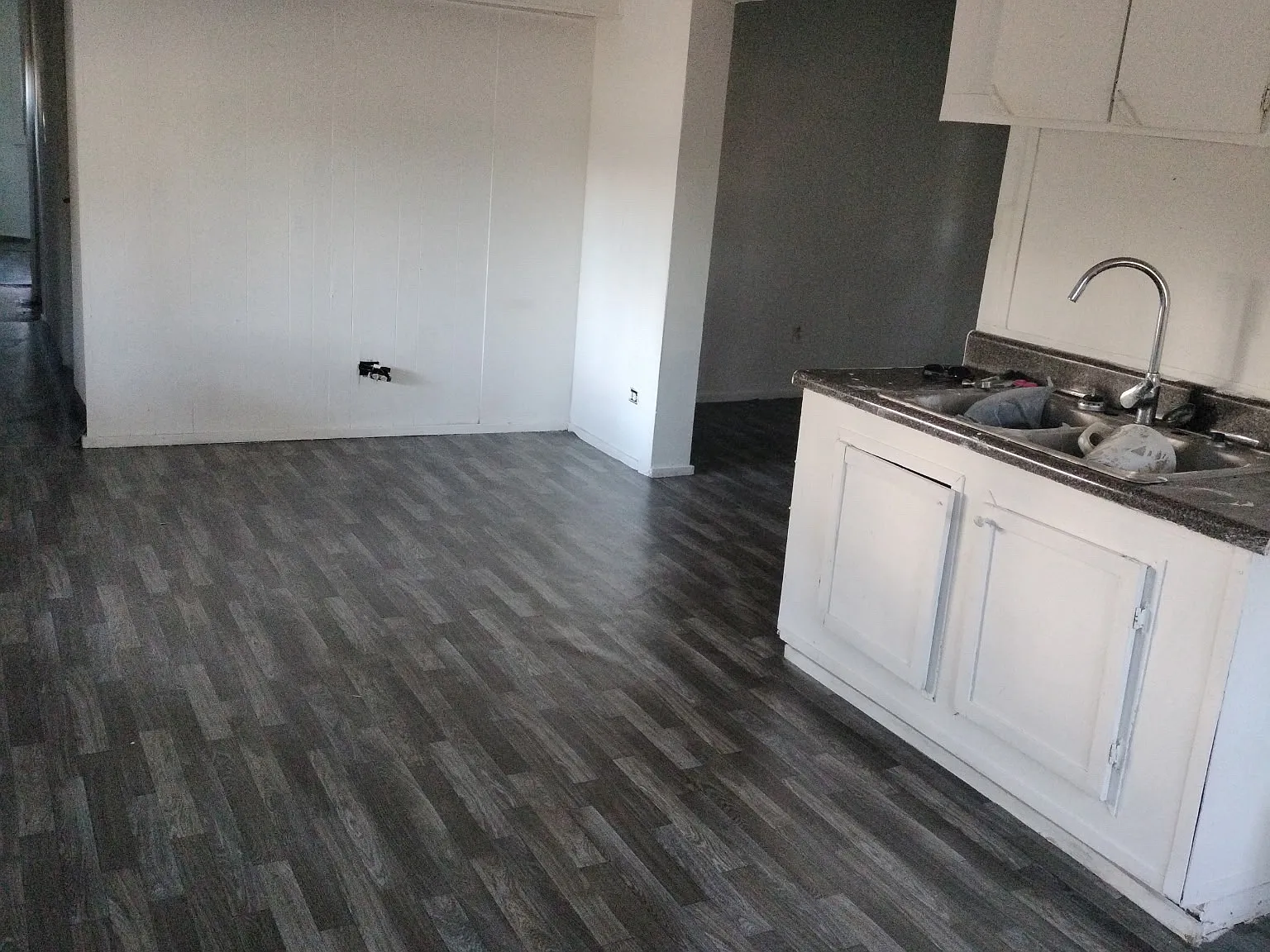 3 bed, 1000 sqft, $950 — Photo 1