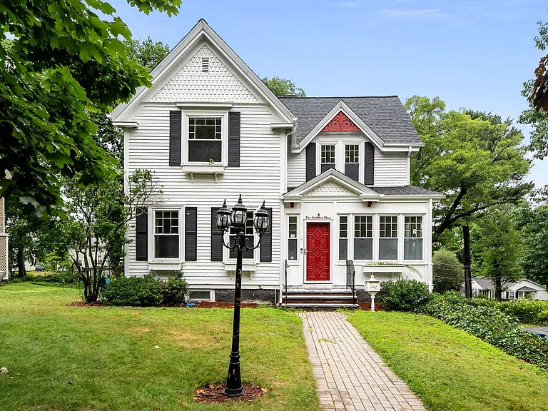 103 Hollis Ave — Photo 2