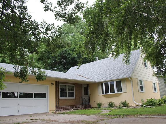 3rd image of 802 Highland Highway Ave