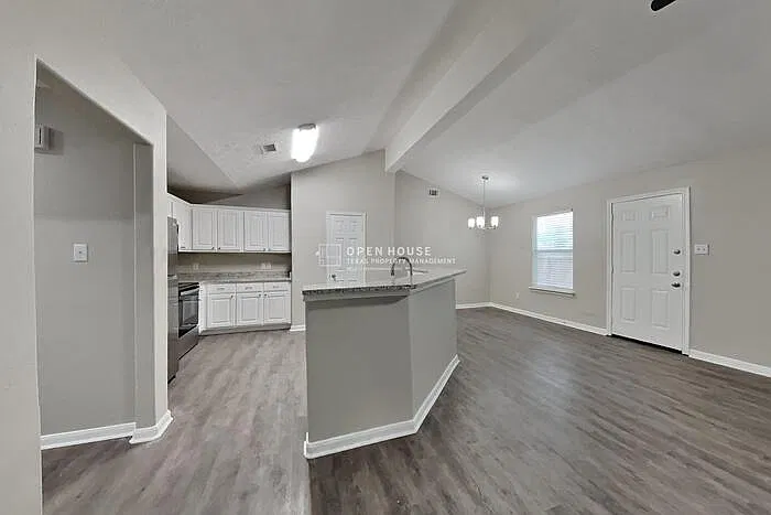 3 bed, 2.0 bath, 1416 sqft, $1,650 — Photo 3