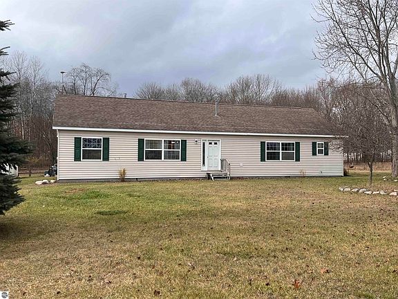 2nd image of 1028 Bundy Dr