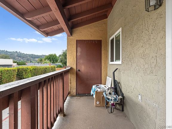 3rd image of 1000 Estes St Unit 31