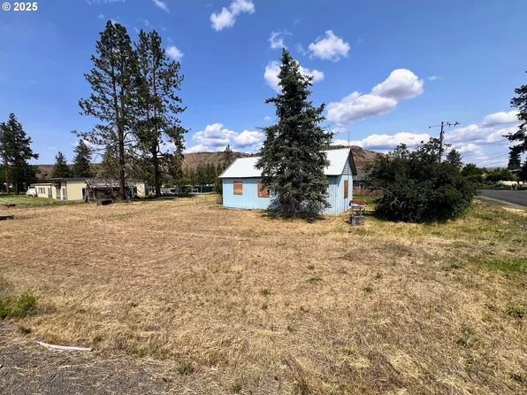 605 W 7th St, Wallowa, OR 97885