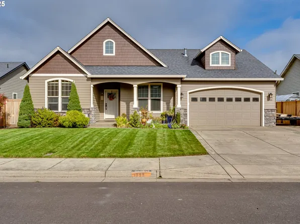 1066 SW Coral St, Junction City, OR 97448