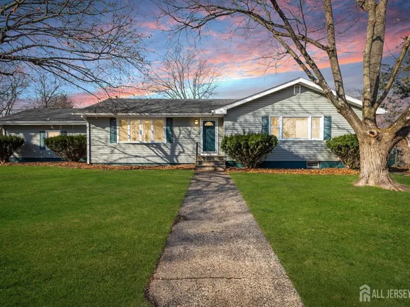 150 Irvington Ave, Somerset, NJ 08873