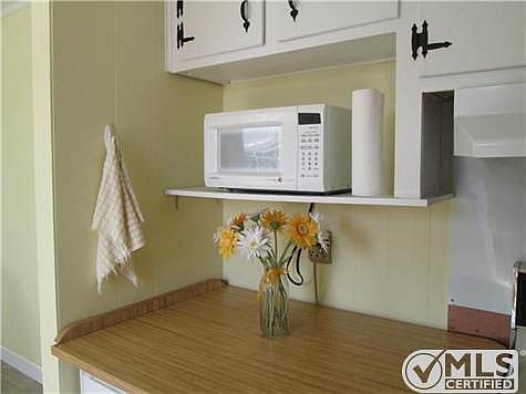 4th image of 203 Hillview Dr