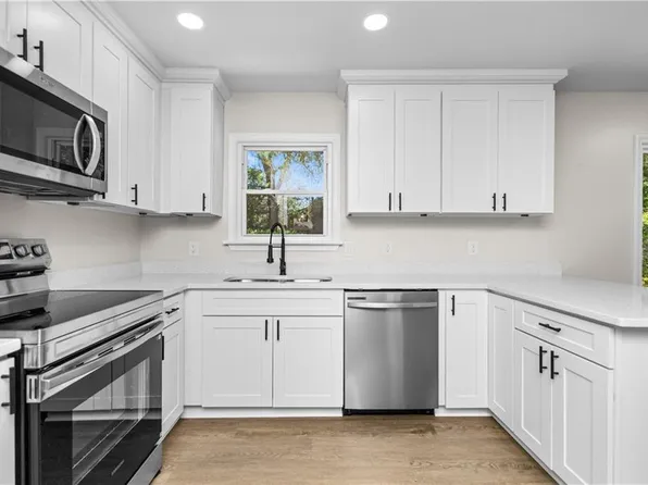 2801 Ashwood Dr, Chesapeake, VA 23321