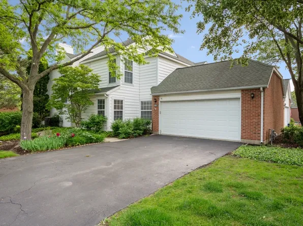 101 Woodbury Ln, Lake Bluff, IL 60044