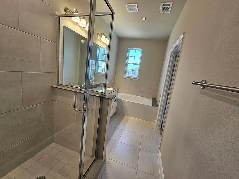 549 Hutchinson Ln — Photo 21