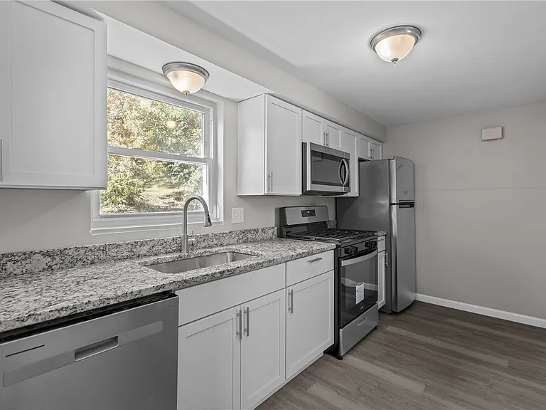 2982 Kestner Ave — Photo 9