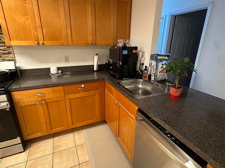 533 Martin Luther King Jr Dr #B — Photo 4