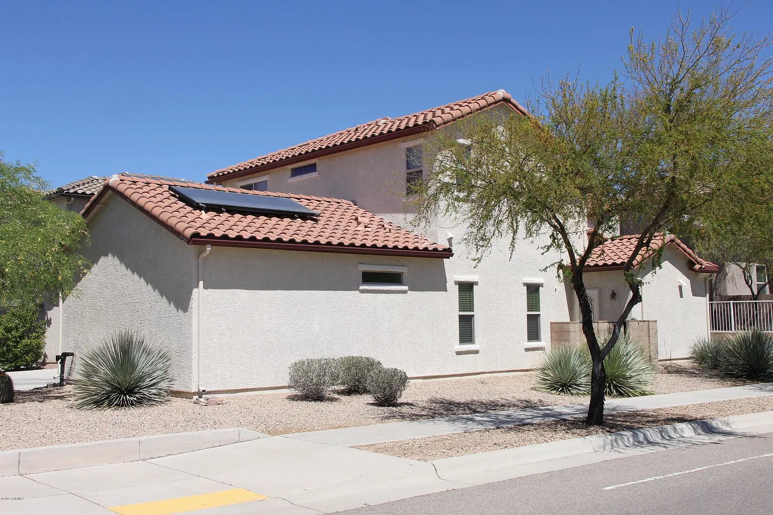 4 bed, 2.5 bath, 1769 sqft, $1,795 — Photo 2