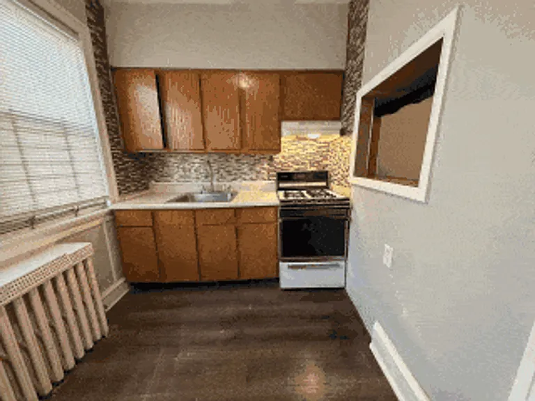 3929 Alfred St — Photo 13