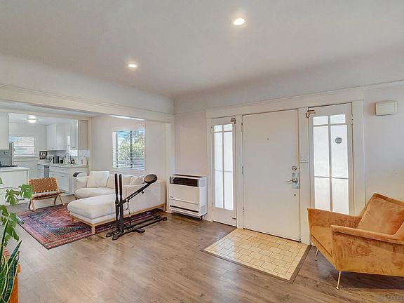 4th image of 4391 Hamilton St