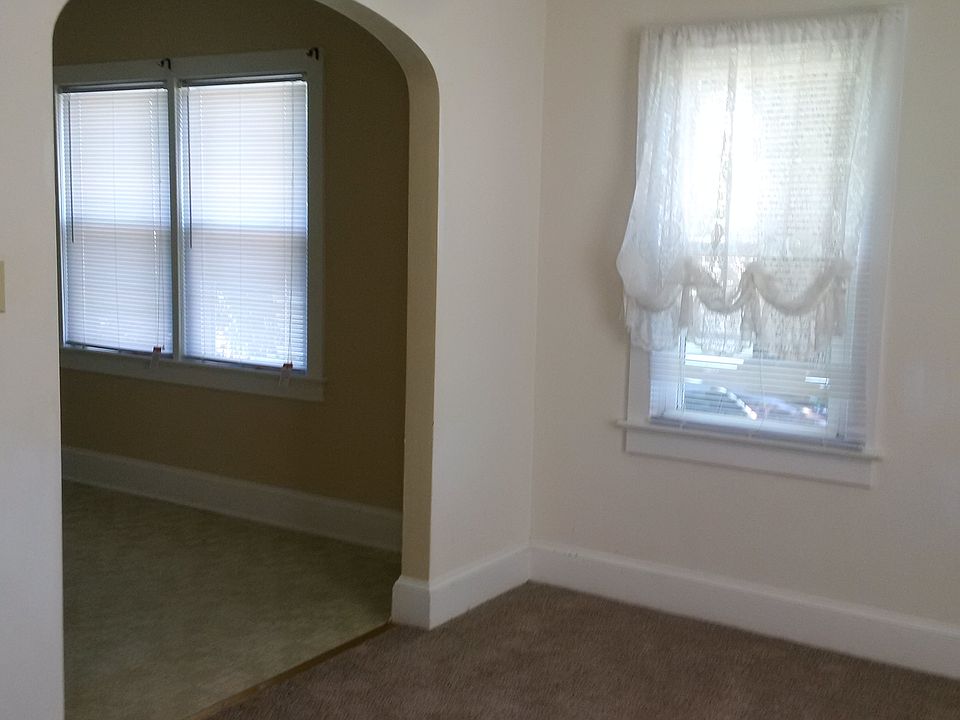 2nd image of 1120 Sharp Rd