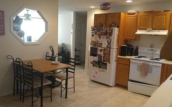 4th image of 502 Race St