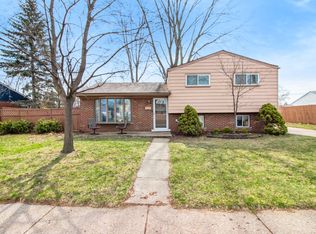 11324 Diamond Dr, Sterling Heights, MI