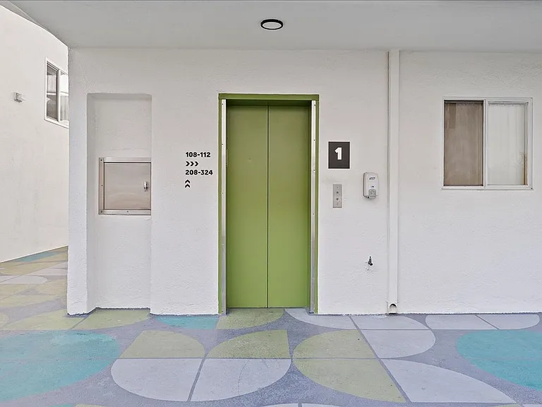 6615 Franklin Ave. — Photo 12
