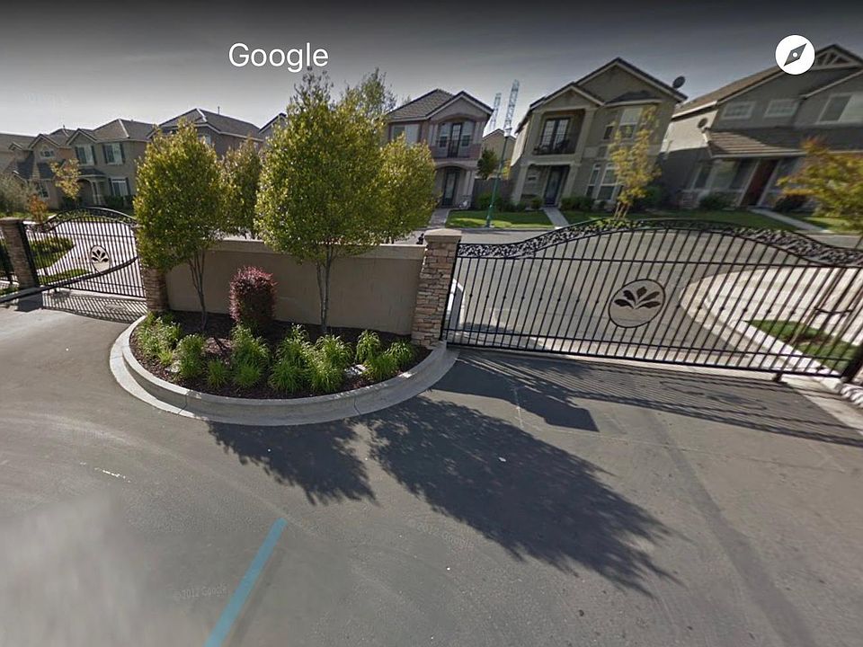 1st image of 644 Queensland Cir