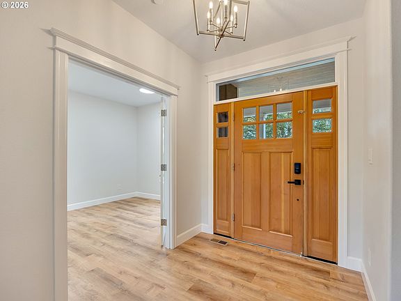 4th image of 35650 Montrose Ct