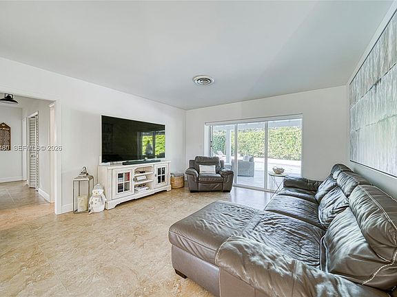5th image of 10600 SW 80th Ct