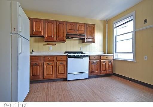 124 Otis st Apt 0 2