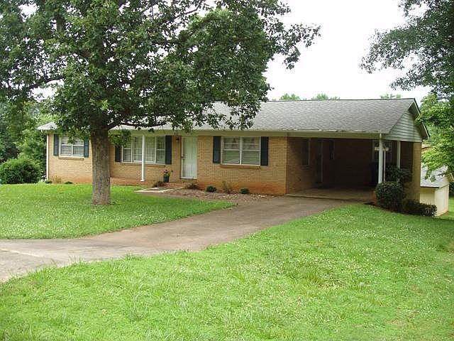 1st image of 402 Fulton Dr