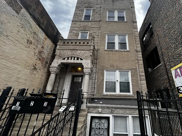 1307 S Kedzie Ave #BASEMENT — Photo 1