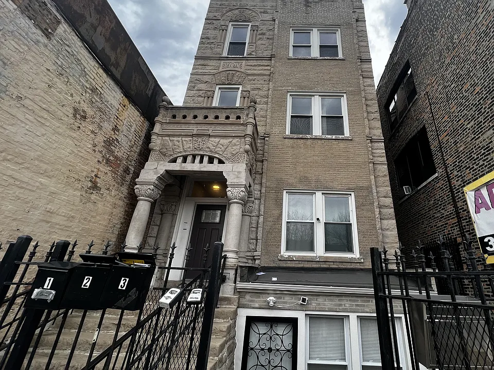 1307 S Kedzie Ave #BASEMENT