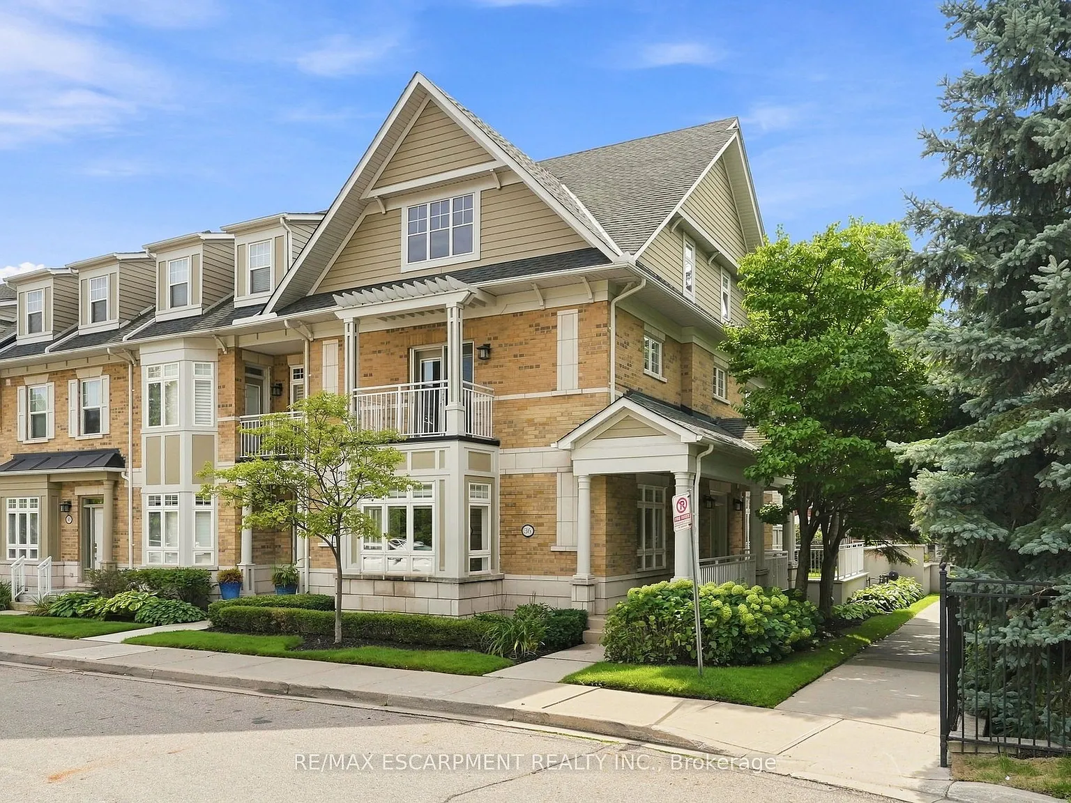 3 bed, $6,500 — Photo 1