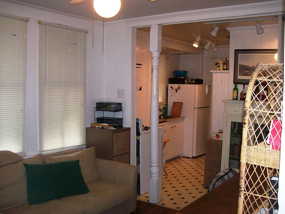 2nd image of 658 N 6th St APT 3