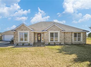 214 Apache Dr, Franklin, TX 77856