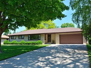 8126 W Whitaker Ave, Greenfield, WI 53220