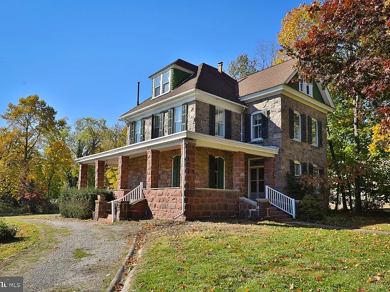 112 Bryn Mawr Ave — Photo 2