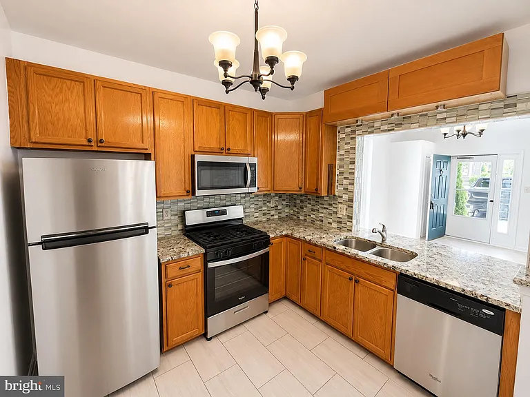 308 Assembly Point Ct — Photo 6