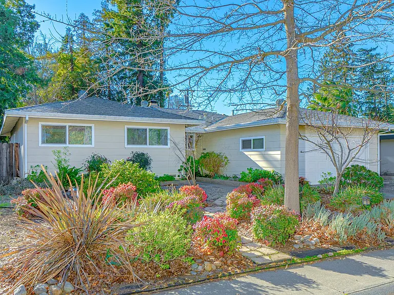 1108 Alice St — Photo 1
