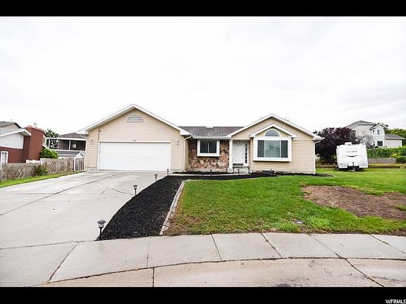 2nd image of 1485 W Connie Way