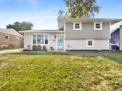 7836 Catalpa Ave, Woodridge, IL, 60517