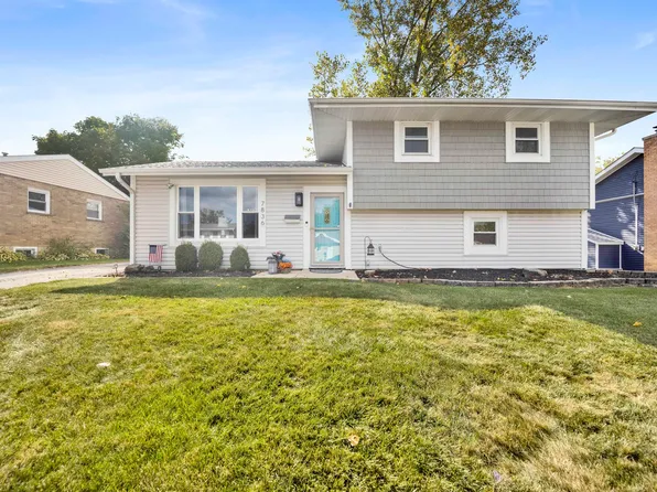 7836 Catalpa Ave, Woodridge, IL 60517