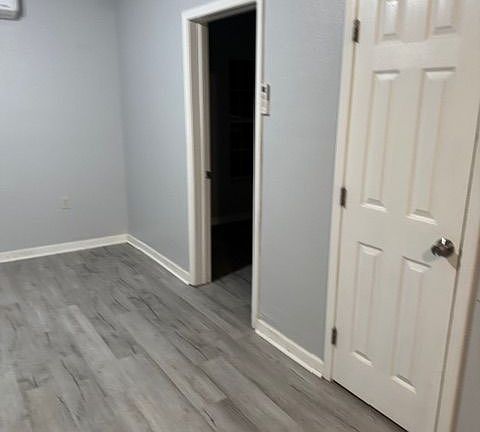 5th image of 2332 Keith St