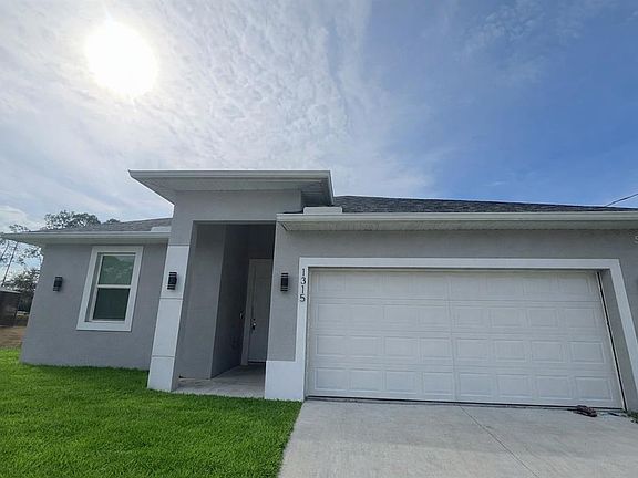 2nd image of 1315 E Benbow Cir